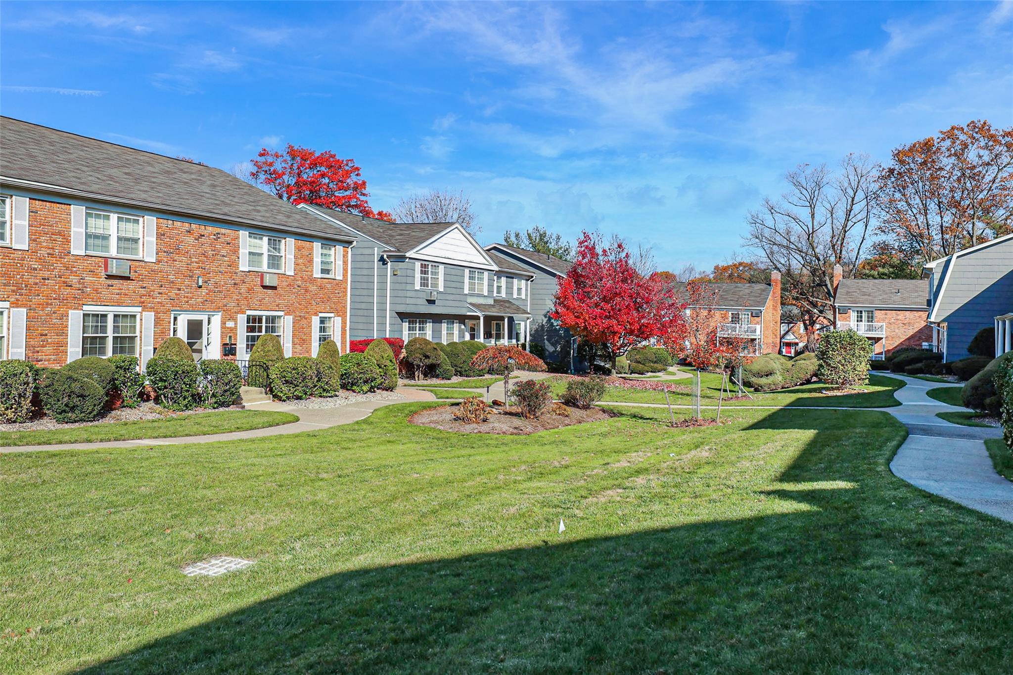 109 Doxbury Lane, Suffern, New York image 1