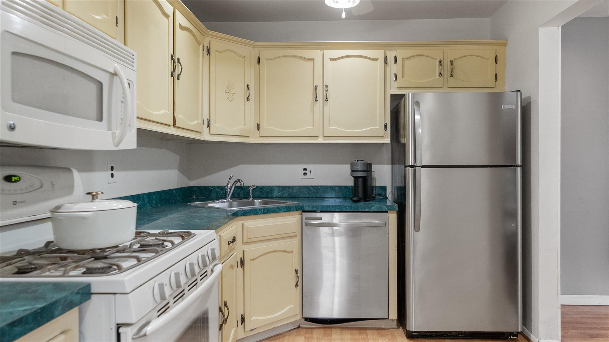 109 Doxbury Lane, Suffern, New York image 4