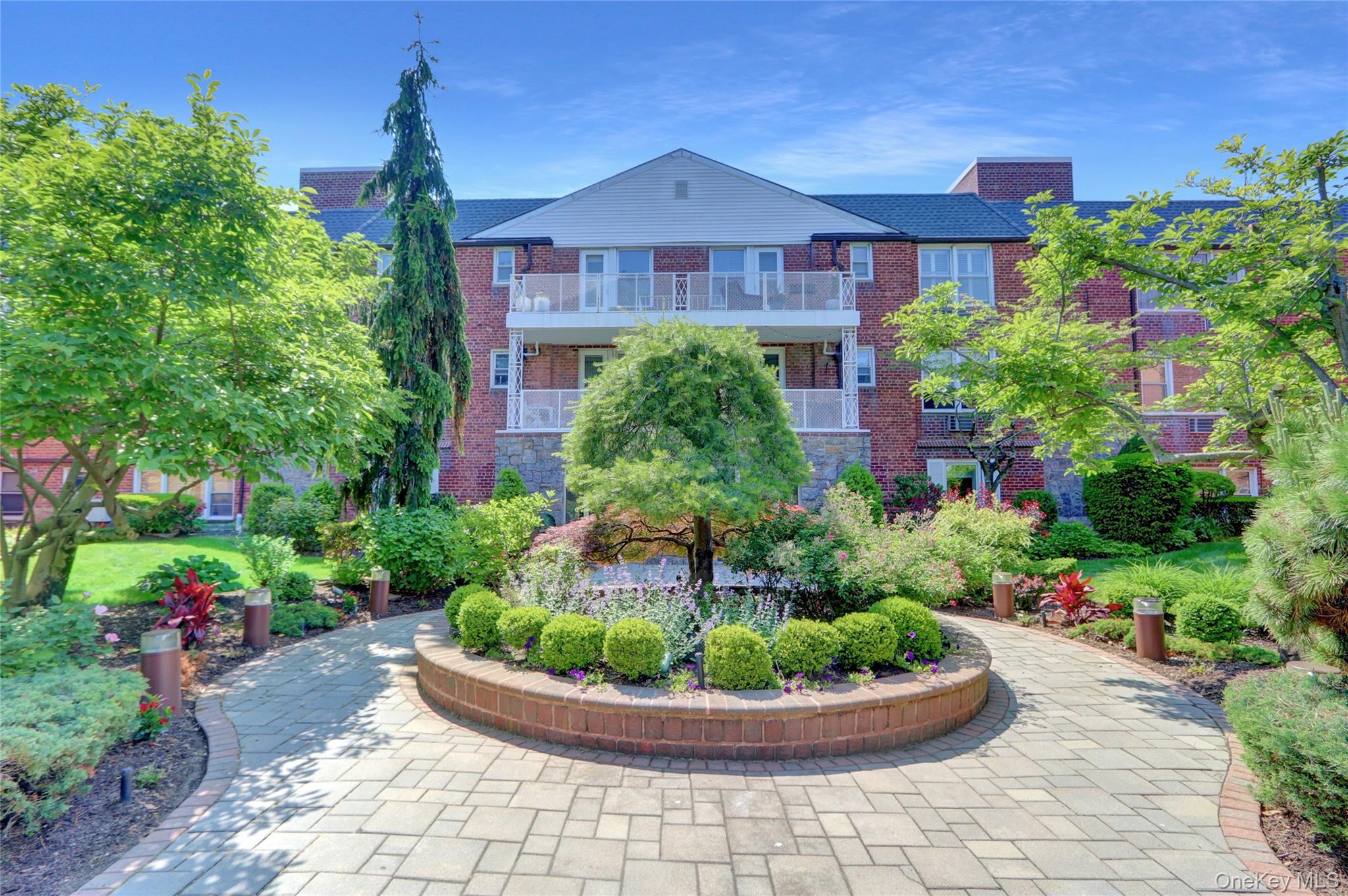 Rockville Centre, New York 11570, United States, 3 Bedrooms Bedrooms, ,2 BathroomsBathrooms,Residential,Active,142598