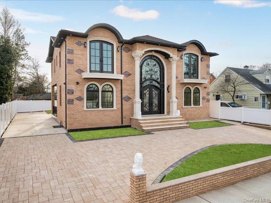 Photo of 1247 Ixworth Road, Valley Stream, NY 11580 (MLS # 944077)