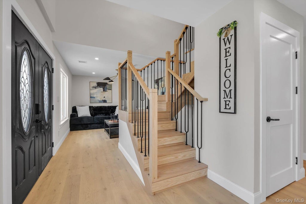 Photo of 22 Miller Circle, Hicksville, NY 11801 (MLS # 1052642)