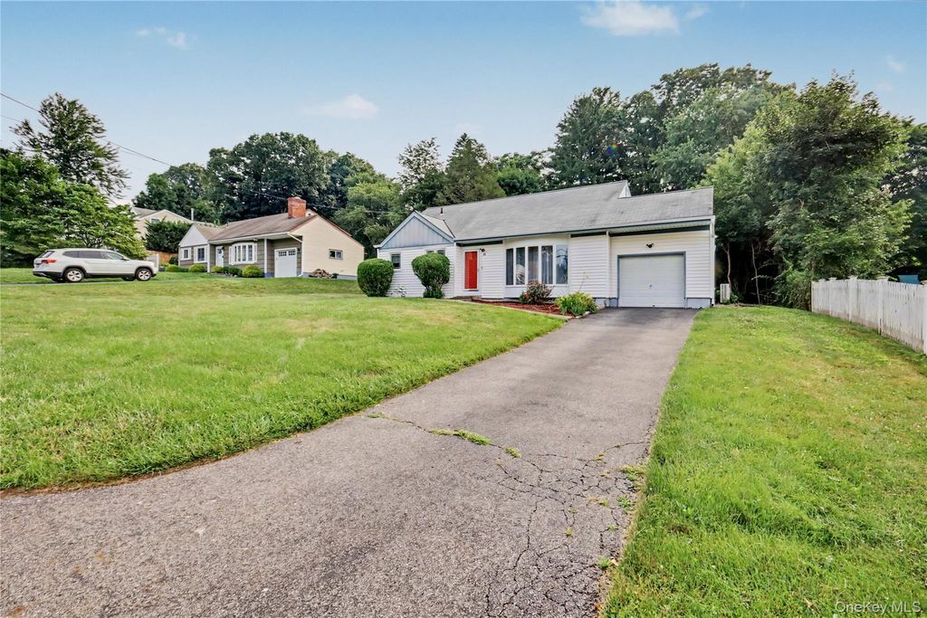 Photo of 19 Cynthia Road, Cortlandt Manor, NY 10567 (MLS # 1023168)
