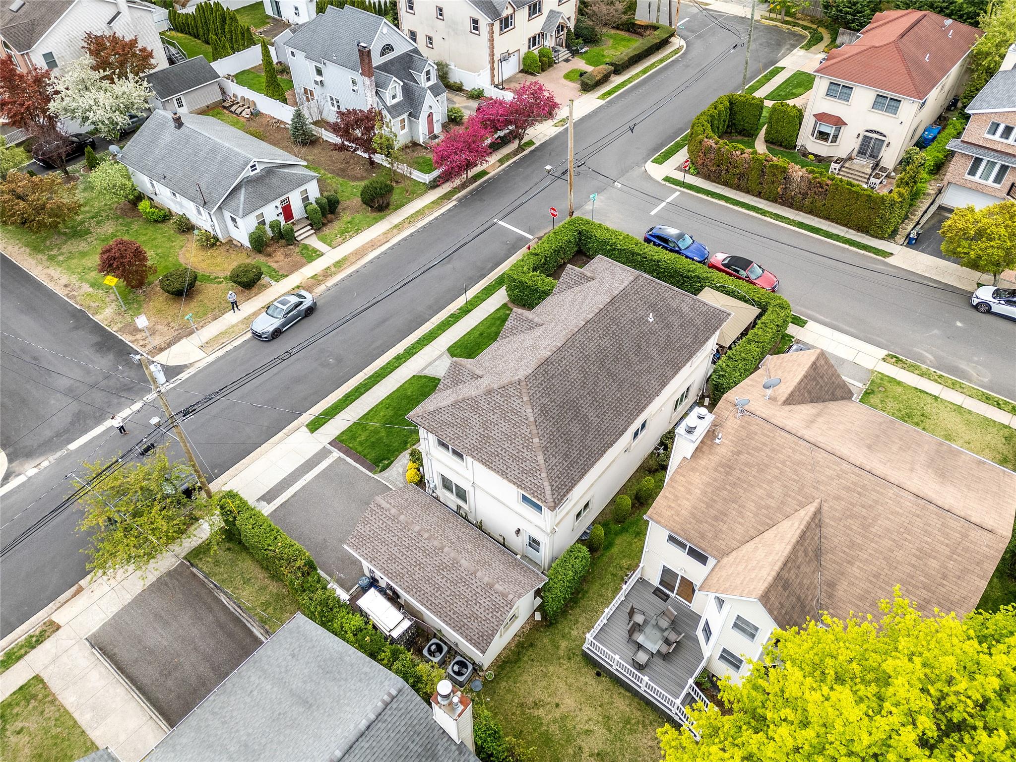 37 Maple Street, Roslyn Heights, New York image 32