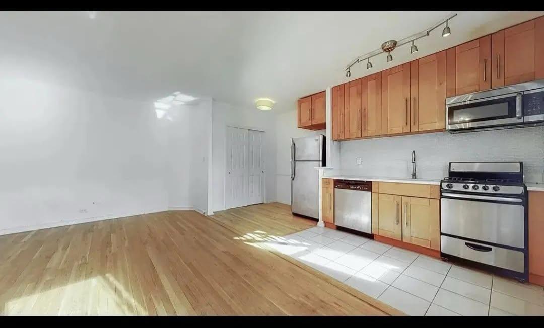 Property for Sale at Yellowstone Boulevard 7A, Forest Hills, Queens, NY - Bedrooms: 1 
Bathrooms: 1 
Rooms: 2  - $249,000
