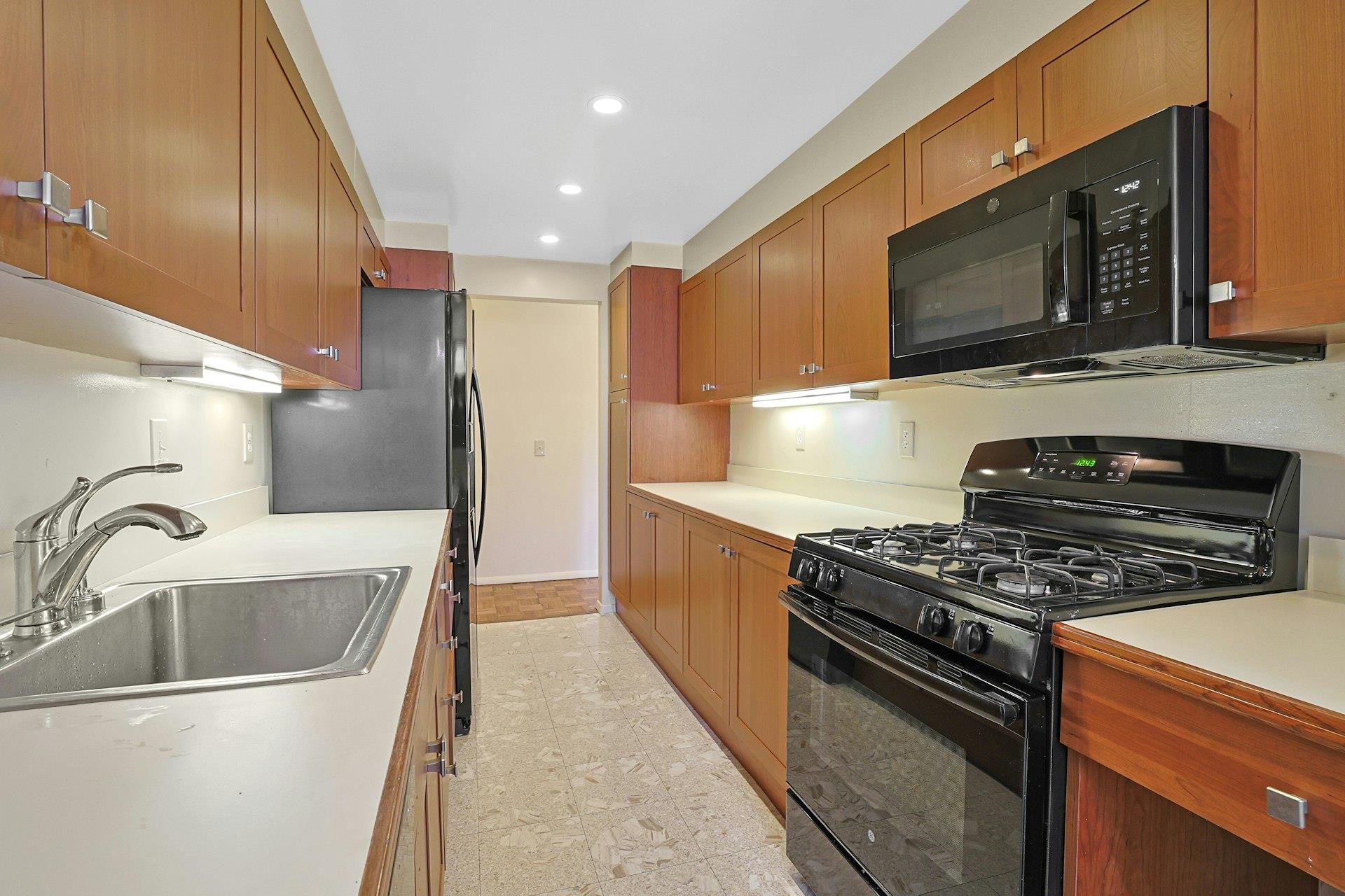 1270 North Avenue #3E, New Rochelle, New York image 12