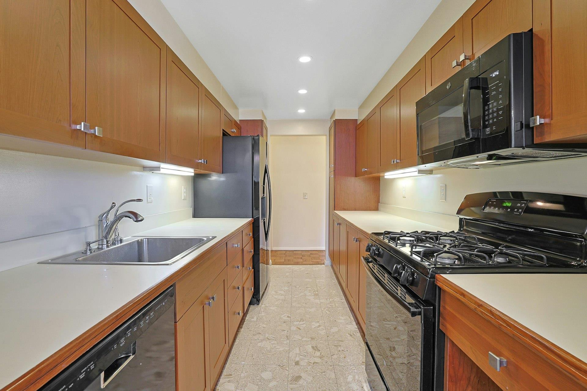 1270 North Avenue #3E, New Rochelle, New York image 11