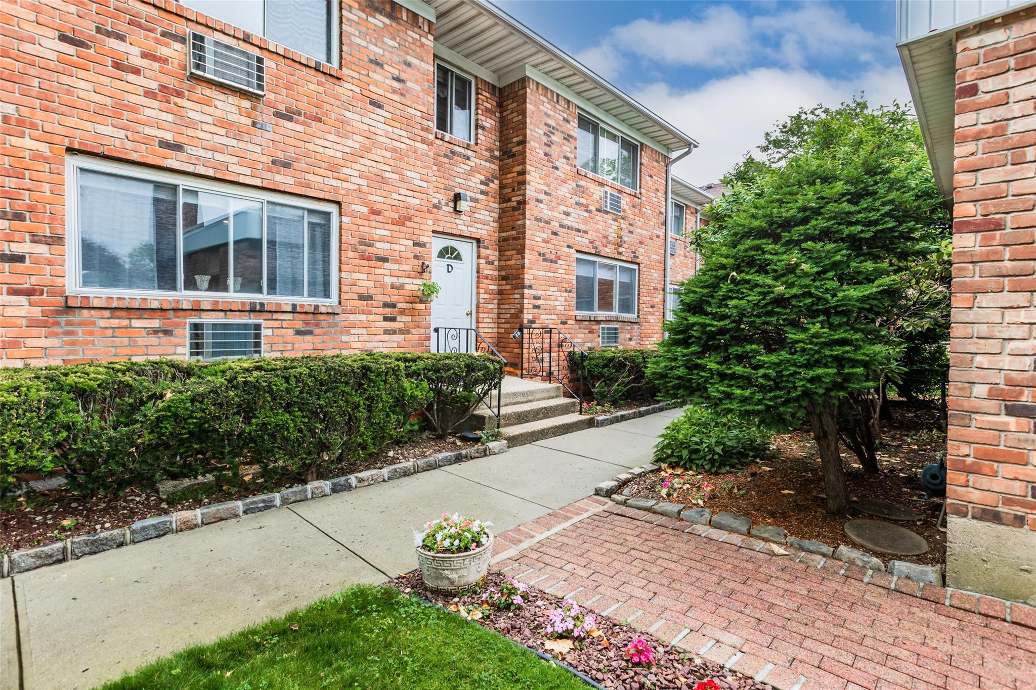 105 Prime Avenue D4