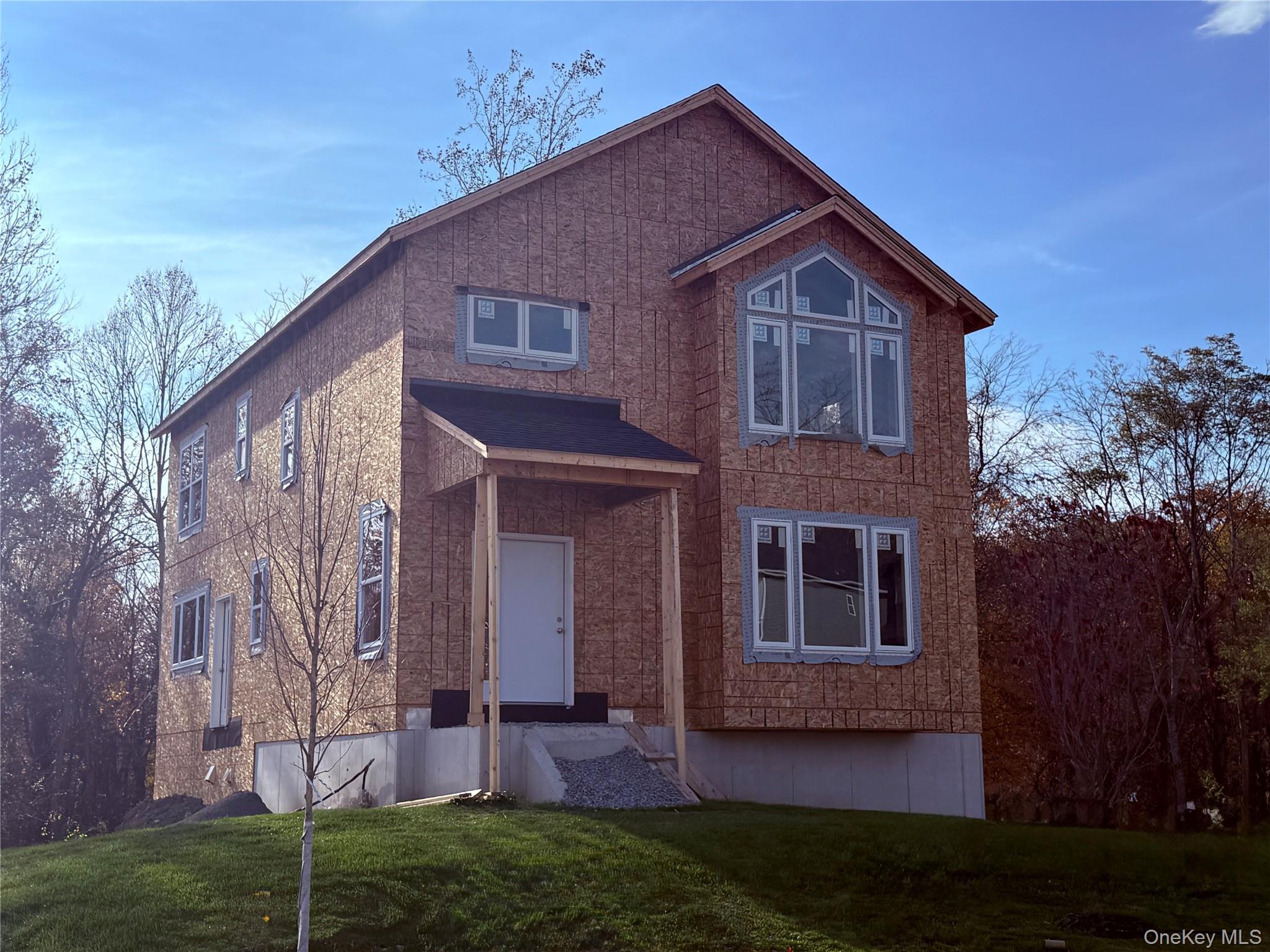 Beacon, New York 12508, United States, 3 Bedrooms Bedrooms, ,3 BathroomsBathrooms,Residential,Active,171035