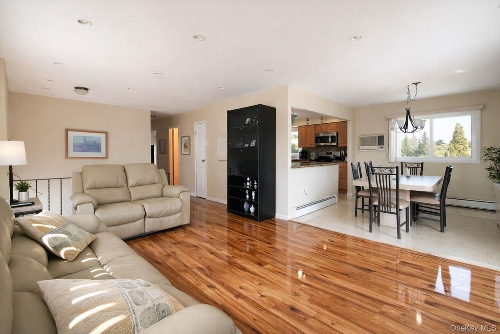 Photo of 1827 Gerald Avenue, East Meadow, NY 11554 (MLS # 980297)