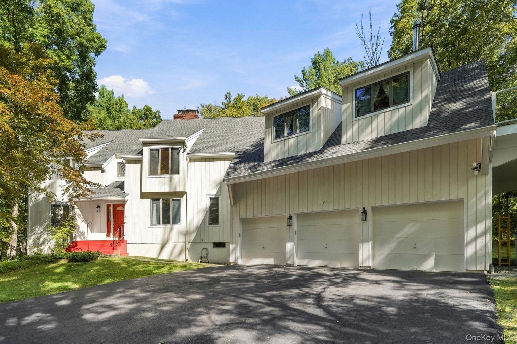 Photo of 31 Dingee Road, South Salem, NY 10590 (MLS # 1055167)