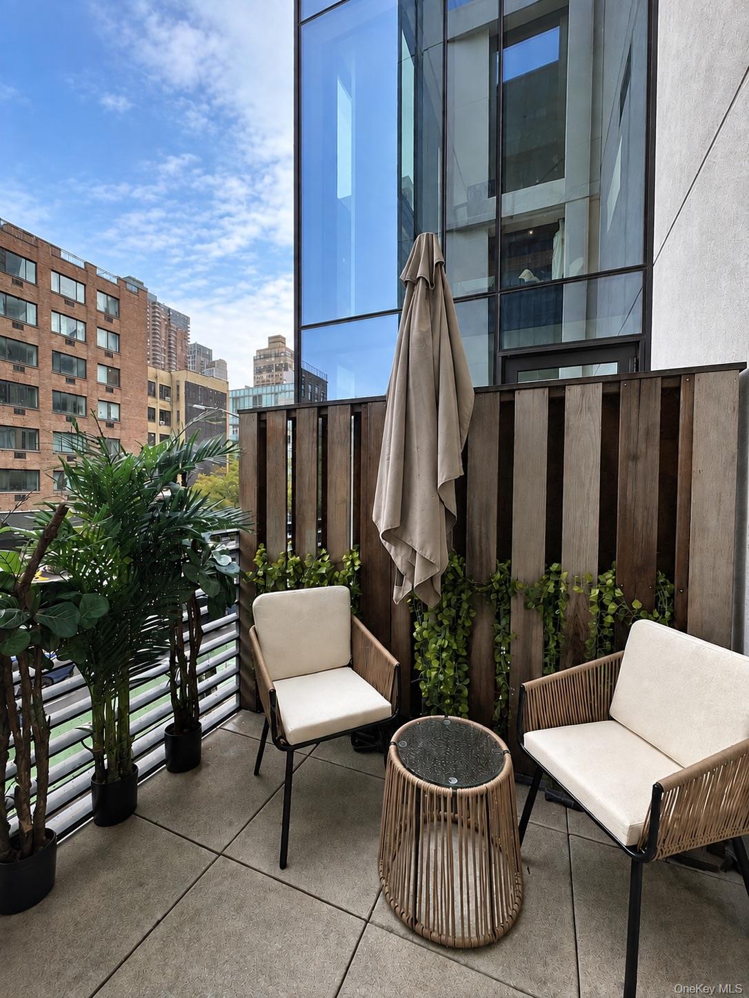 500 W 45th Street 209