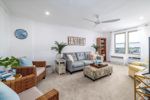 Photo of 560 W Broadway #4G, Long Beach, NY 11561 (MLS # 912025)