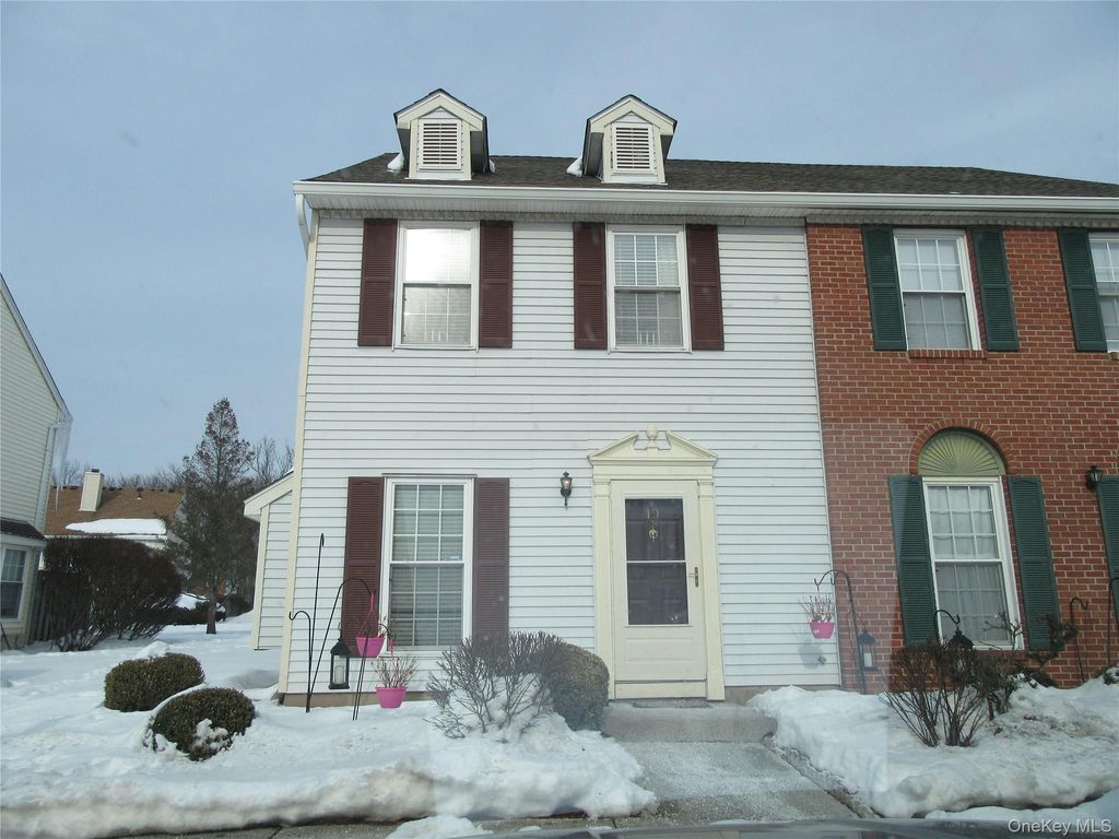 Photo of 10 Goldsmith Court, Washingtonville, NY 10992 (MLS # 959609)