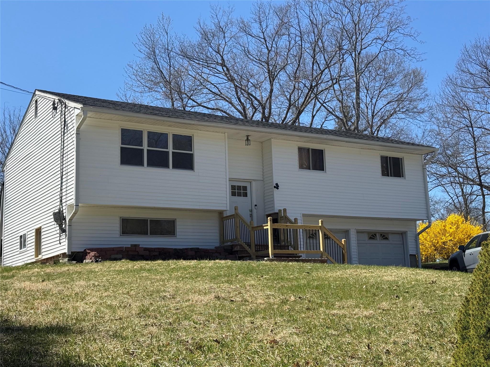 7 Steven Court, Poughkeepsie, New York image 1