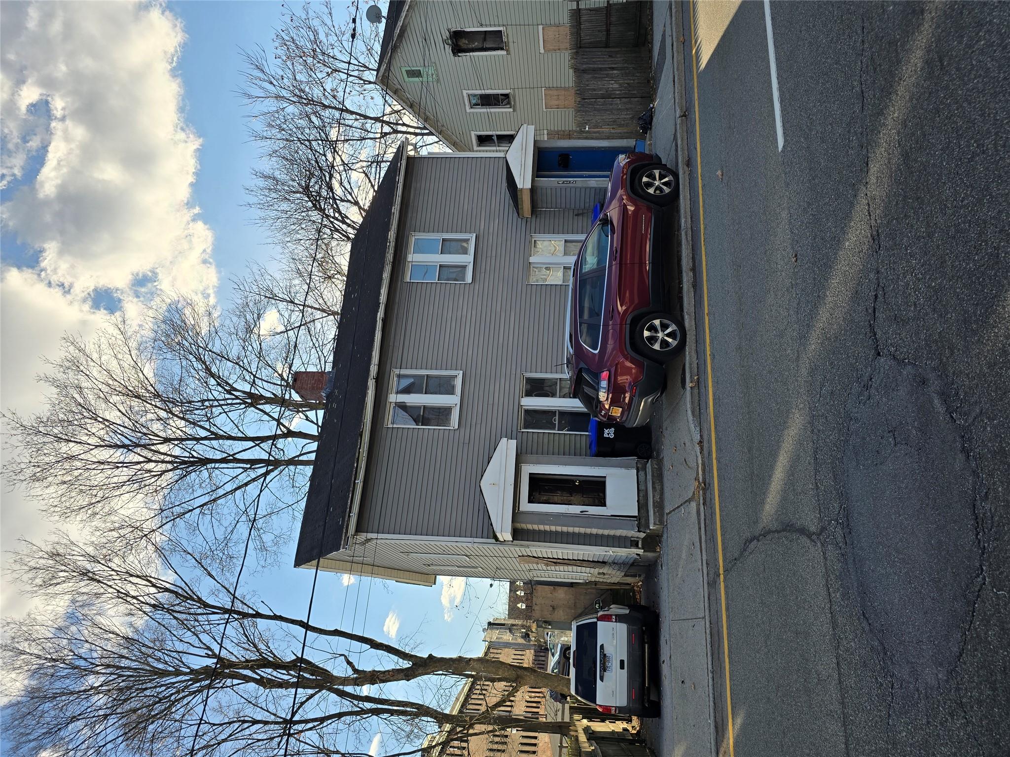 Maple Street, Poughkeepsie, New York - 4 Bedrooms  
2 Bathrooms - 