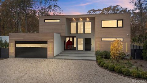 21 Westwood Road Wainscott NY 11975