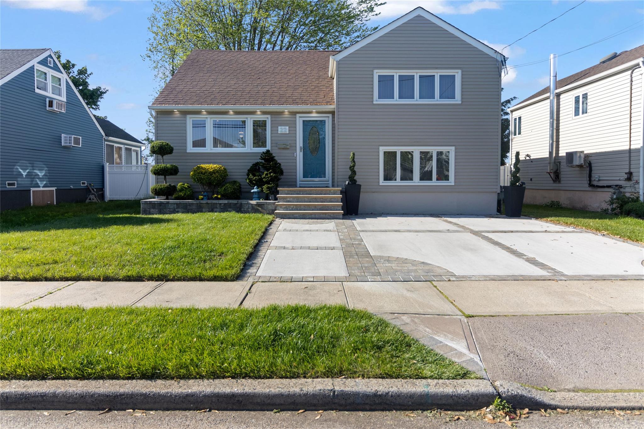22 Martha Street, Freeport, New York image 27