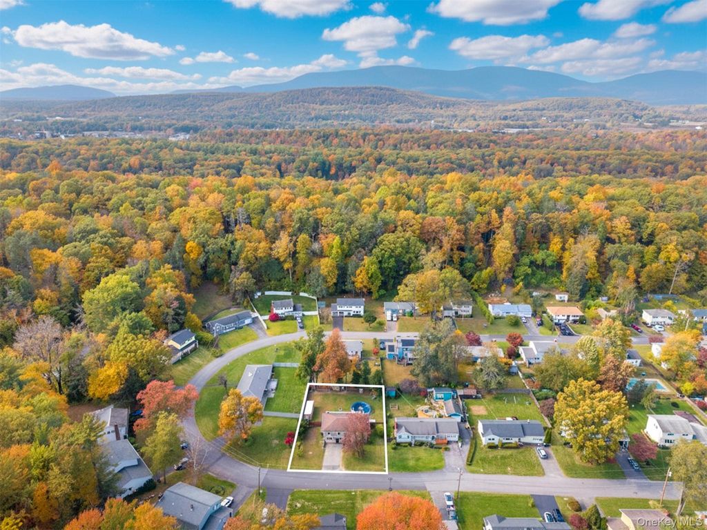 Photo of 30 Willow Road, Saugerties, NY 12477 (MLS # 927292)