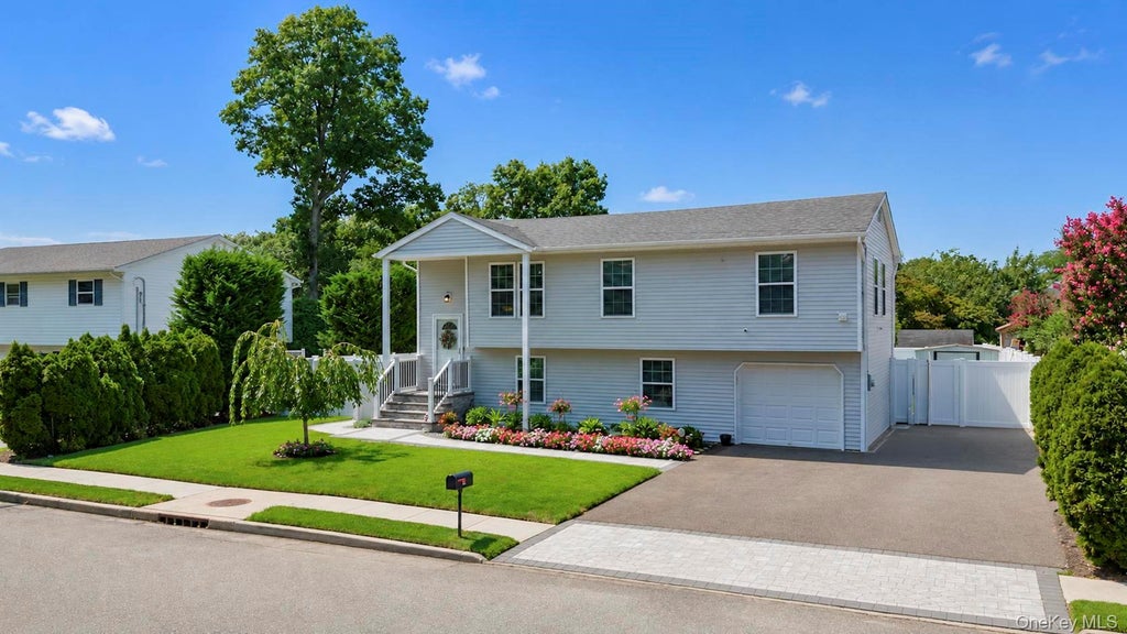 Photo of 42 Audubon Avenue, Holbrook, NY 11741 (MLS # 1052983)