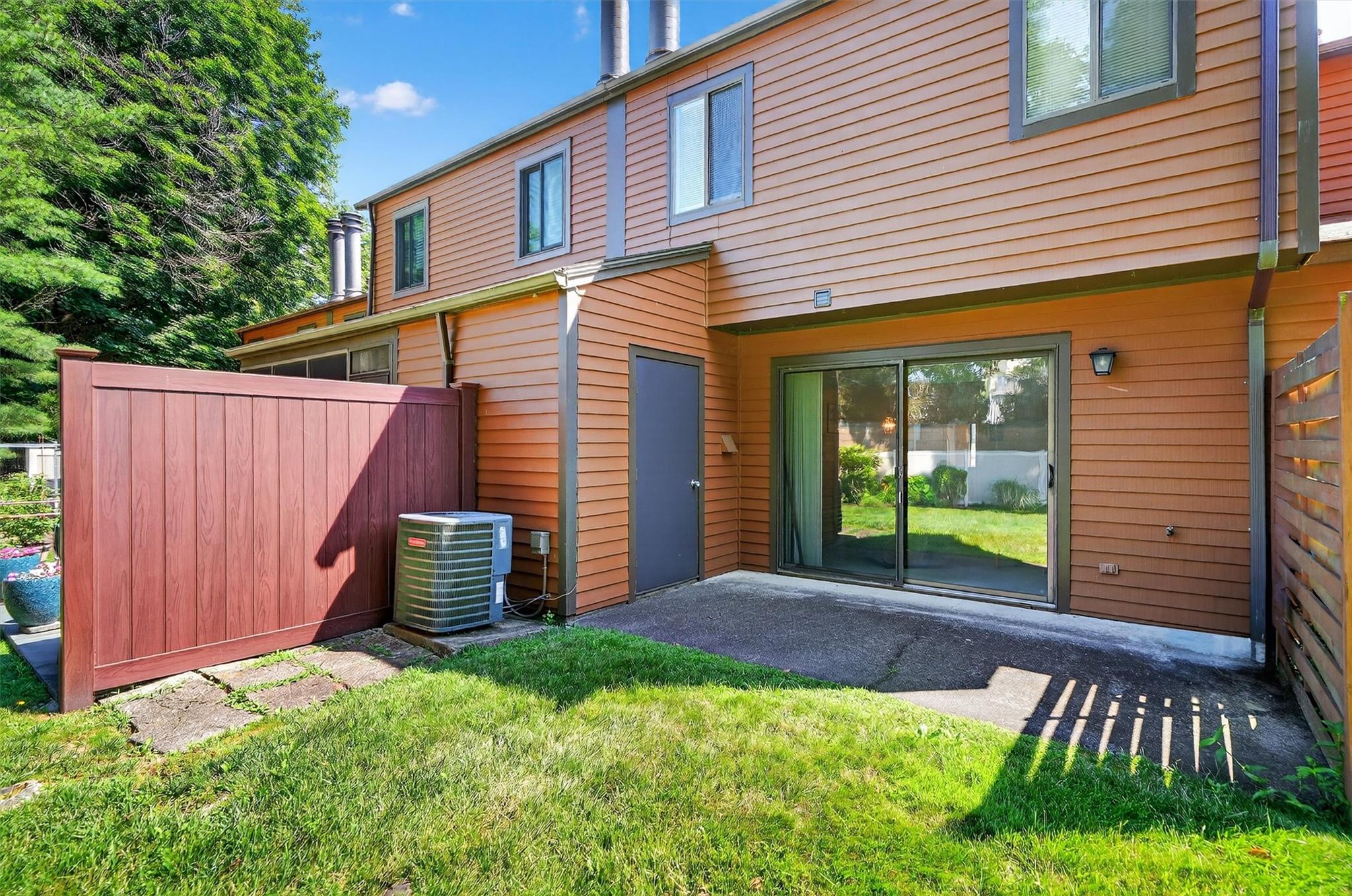 Cortlandt Manor, New York 10567, United States, 2 Bedrooms Bedrooms, ,2 BathroomsBathrooms,Residential,Active,168261