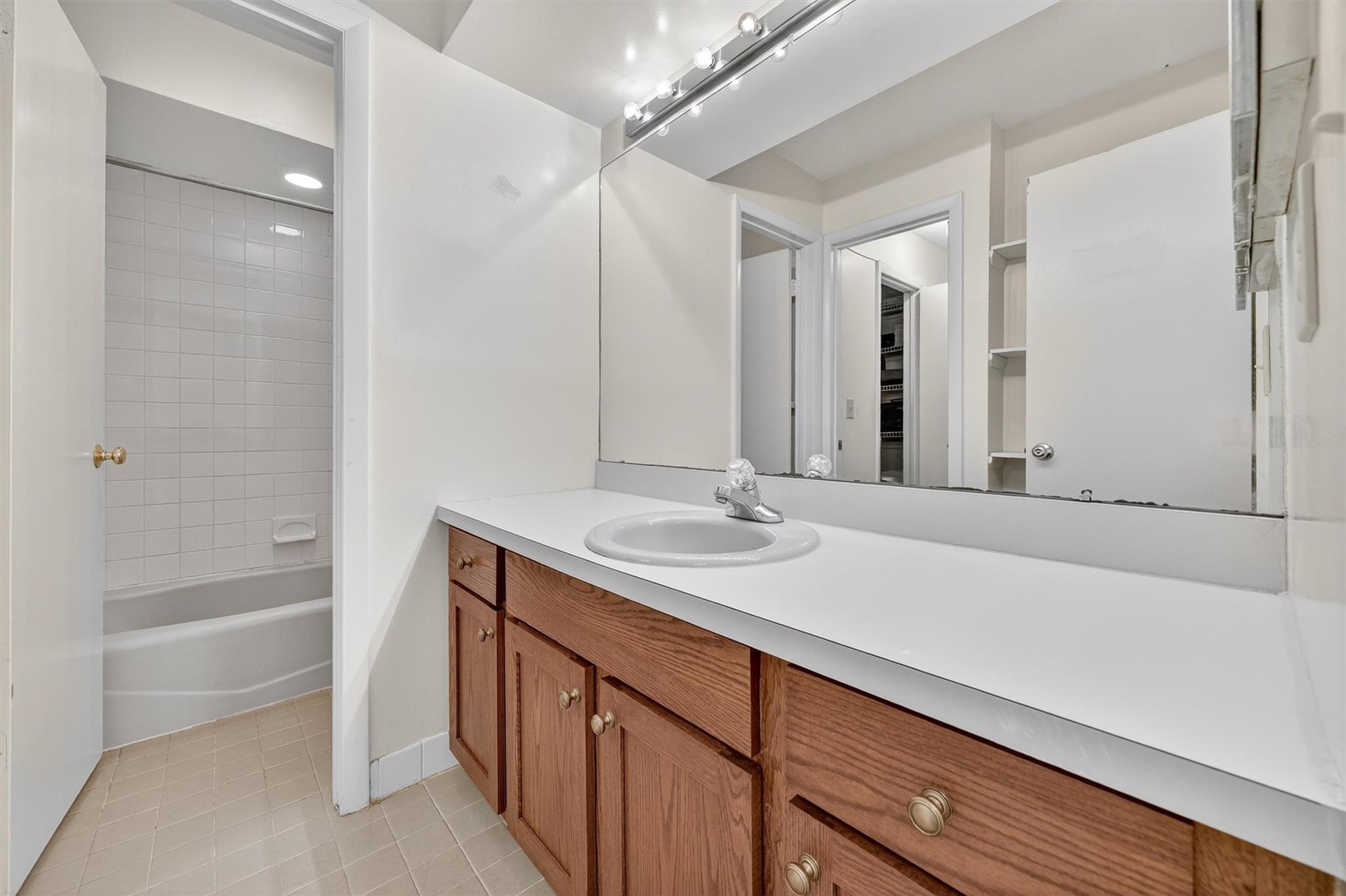 Cortlandt Manor, New York 10567, United States, 2 Bedrooms Bedrooms, ,2 BathroomsBathrooms,Residential,Active,168261