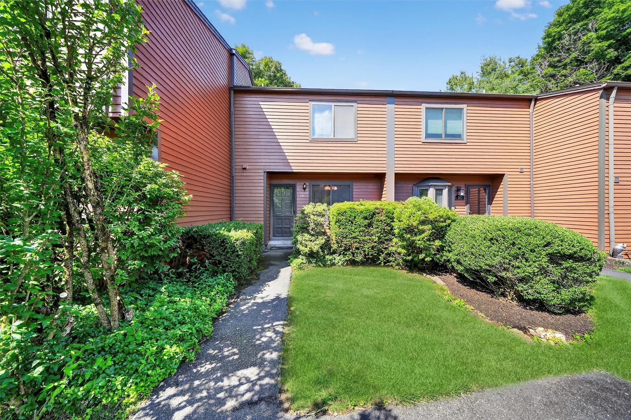 Cortlandt Manor, New York 10567, United States, 2 Bedrooms Bedrooms, ,2 BathroomsBathrooms,Residential,Active,168261