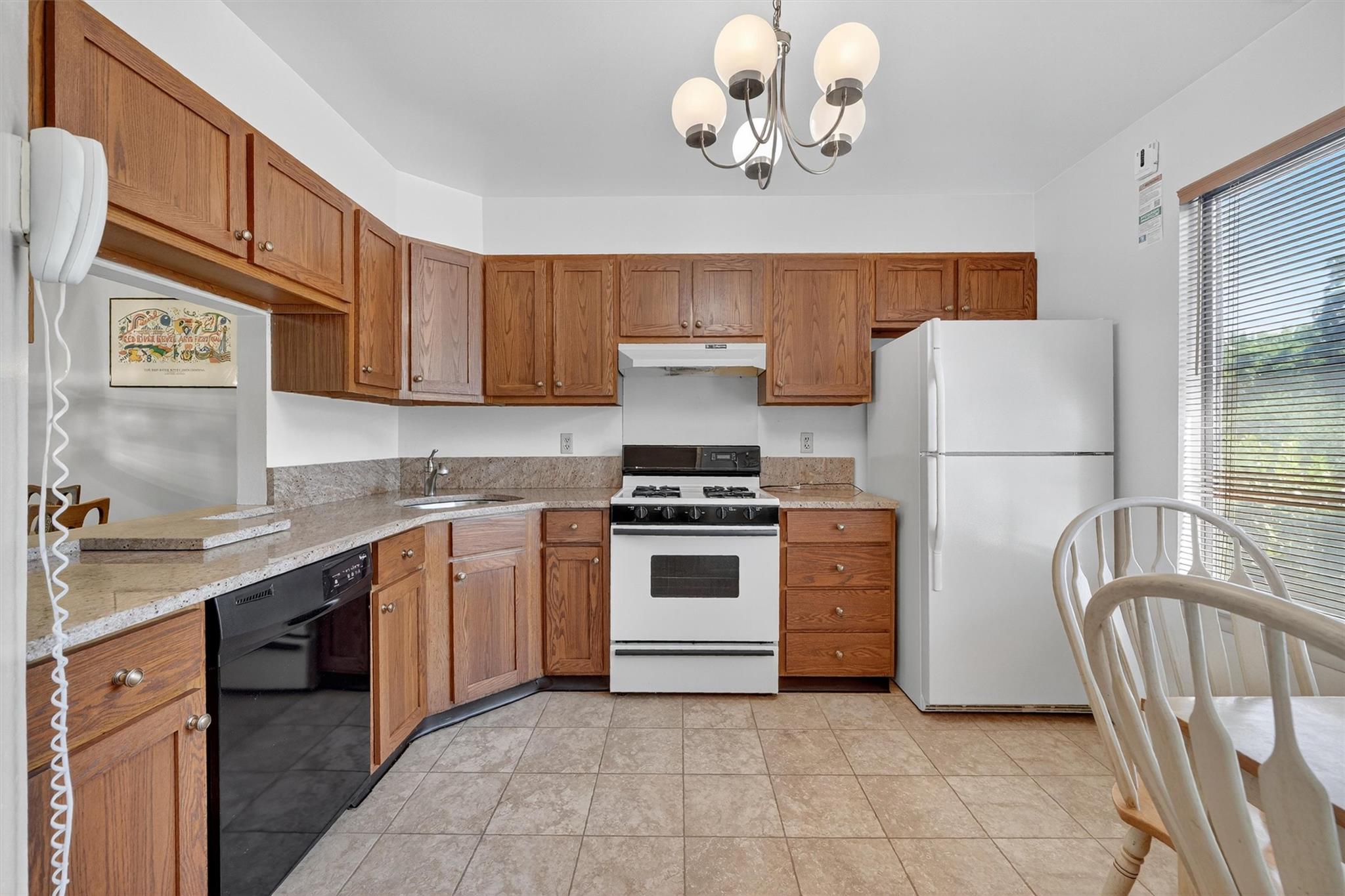 Cortlandt Manor, New York 10567, United States, 2 Bedrooms Bedrooms, ,2 BathroomsBathrooms,Residential,Active,168261