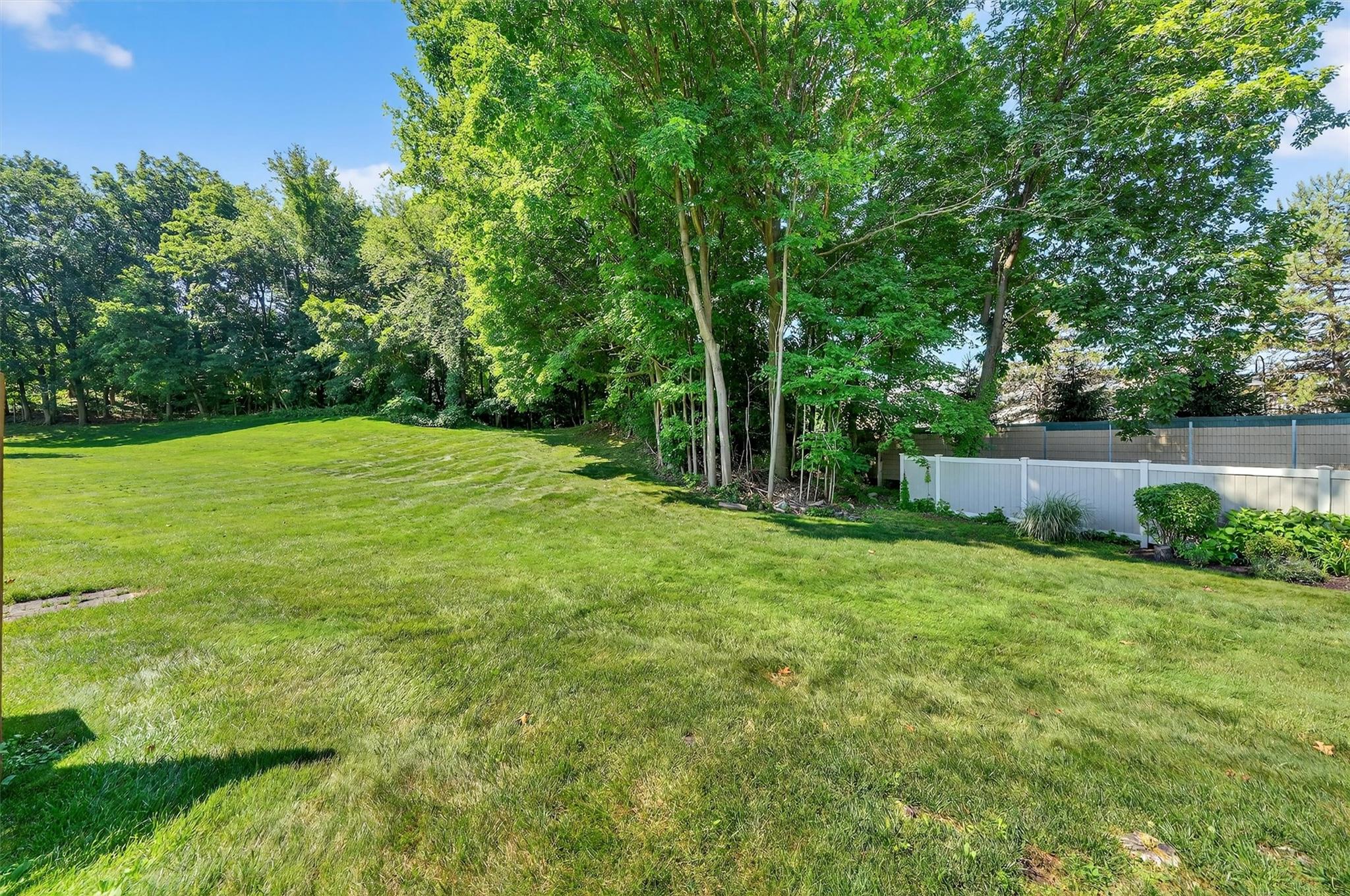 Cortlandt Manor, New York 10567, United States, 2 Bedrooms Bedrooms, ,2 BathroomsBathrooms,Residential,Active,168261