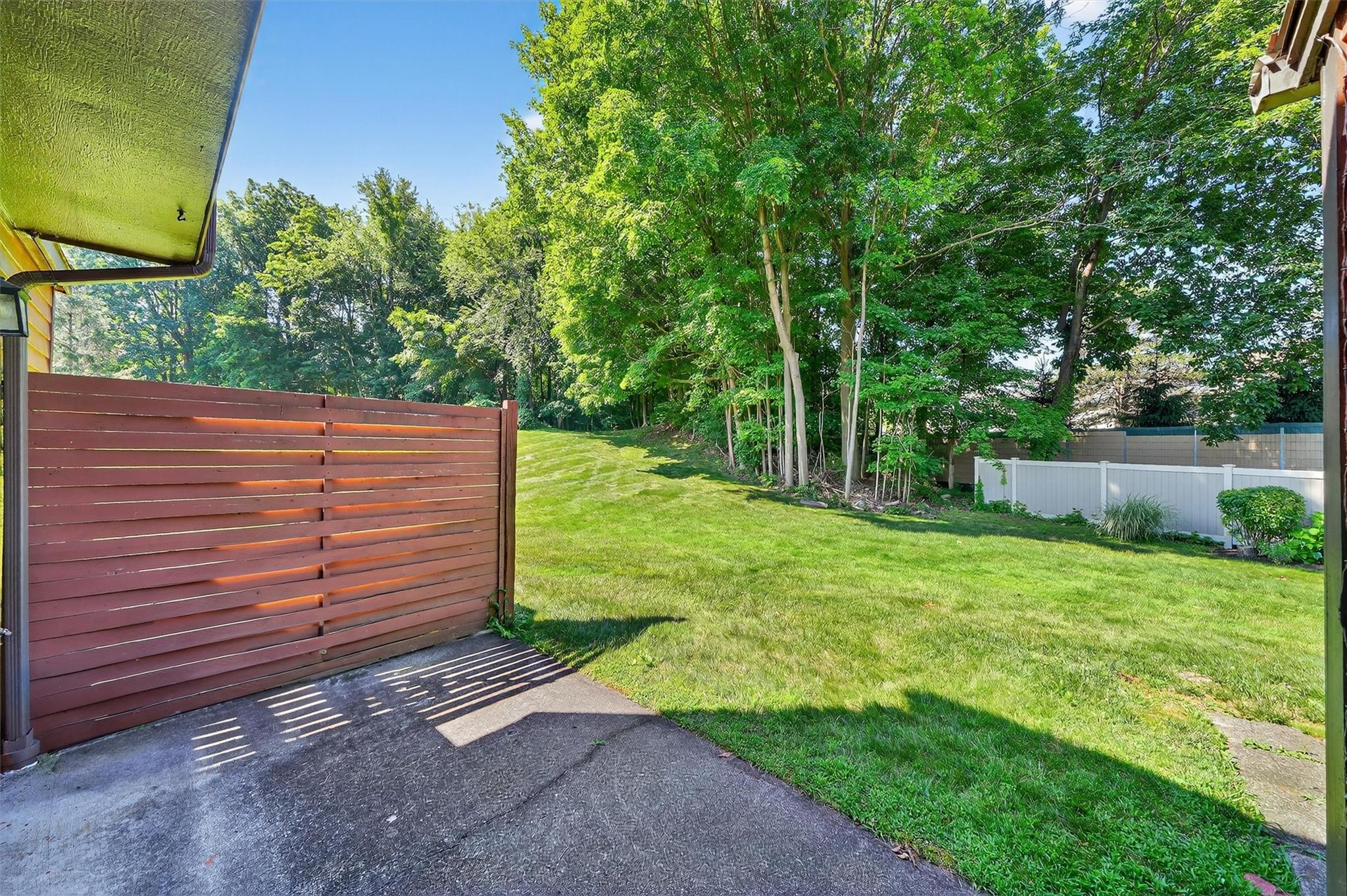 Cortlandt Manor, New York 10567, United States, 2 Bedrooms Bedrooms, ,2 BathroomsBathrooms,Residential,Active,168261