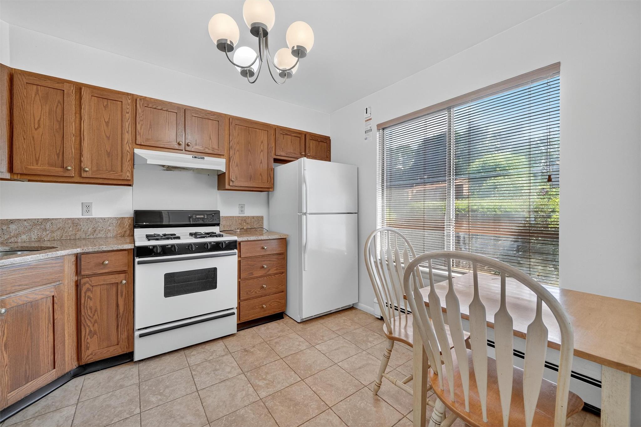 Cortlandt Manor, New York 10567, United States, 2 Bedrooms Bedrooms, ,2 BathroomsBathrooms,Residential,Active,168261