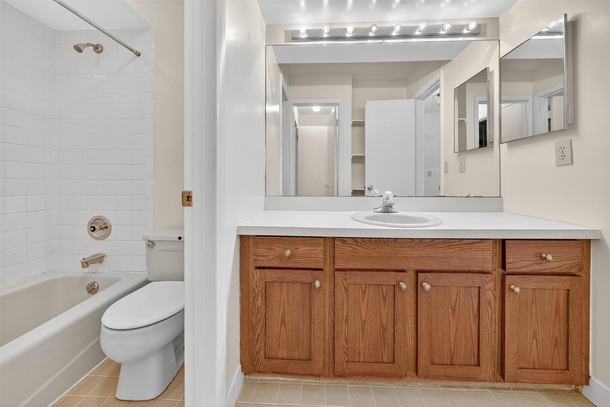 Cortlandt Manor, New York 10567, United States, 2 Bedrooms Bedrooms, ,2 BathroomsBathrooms,Residential,Active,168261