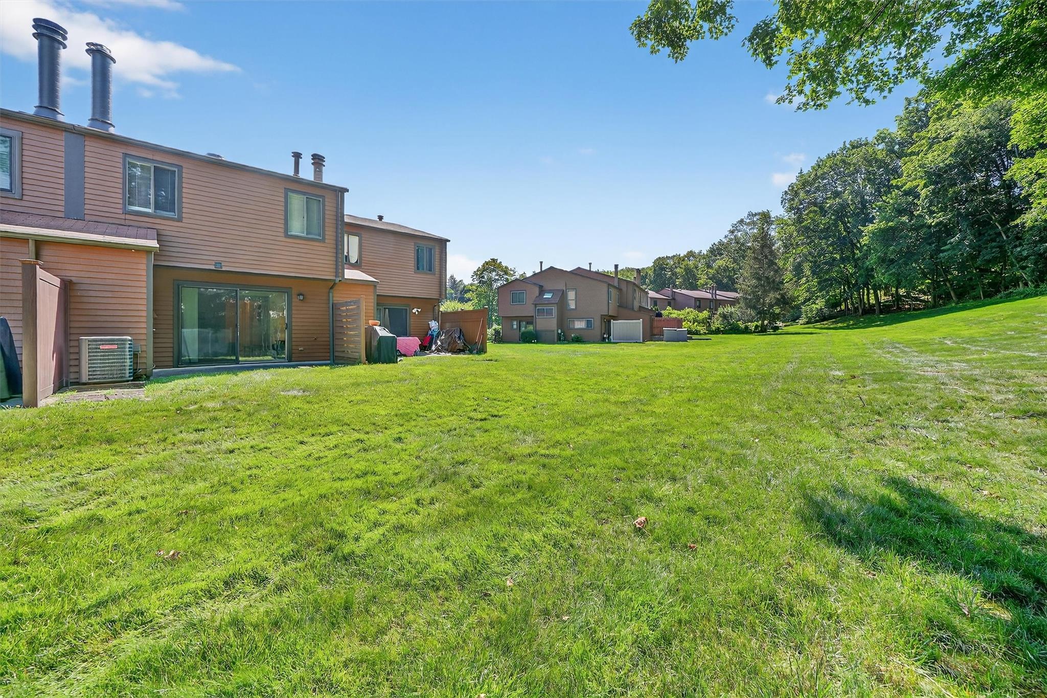 Cortlandt Manor, New York 10567, United States, 2 Bedrooms Bedrooms, ,2 BathroomsBathrooms,Residential,Active,168261