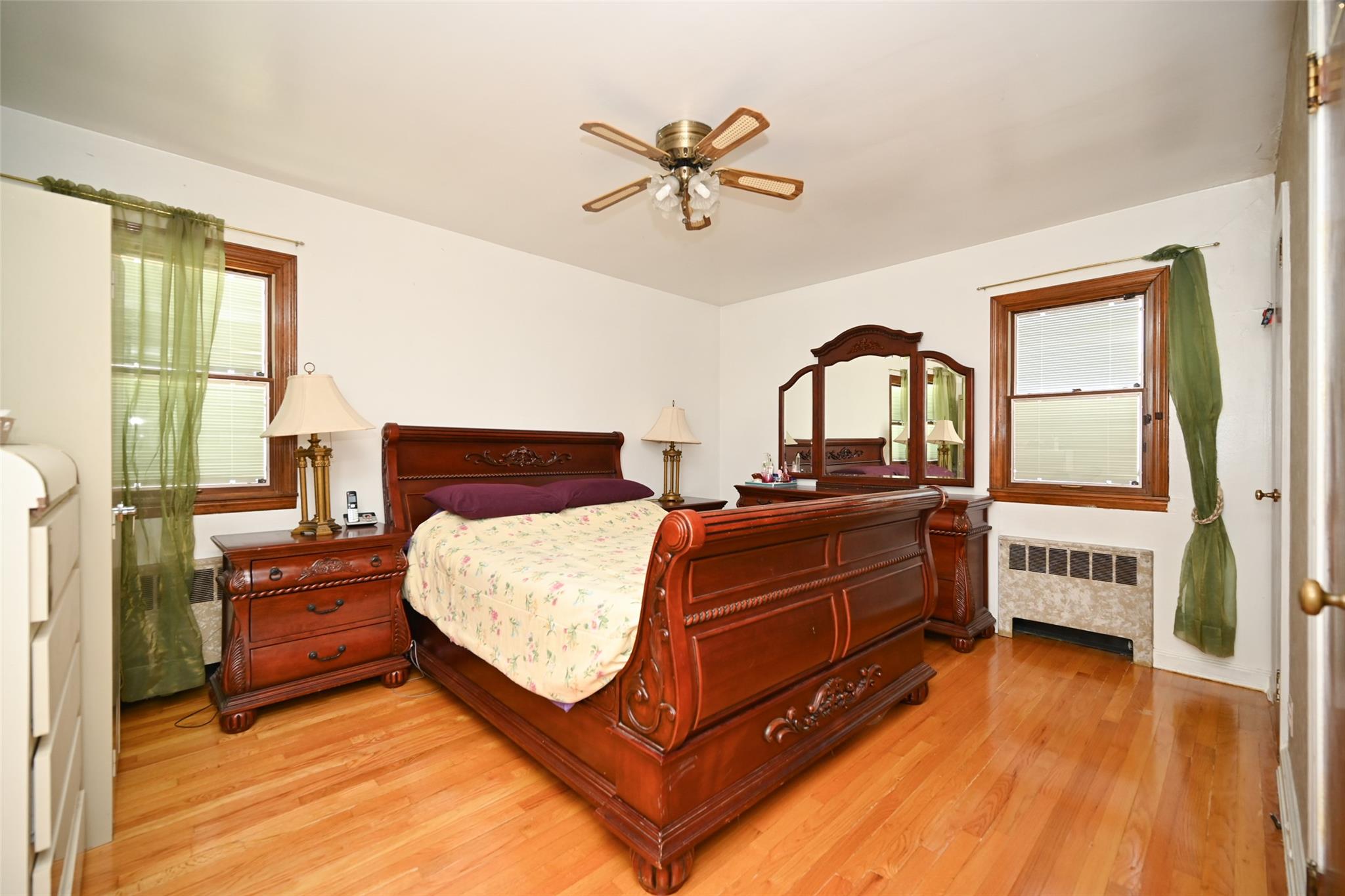 518 Terrace Boulevard, New Hyde Park, New York image 8