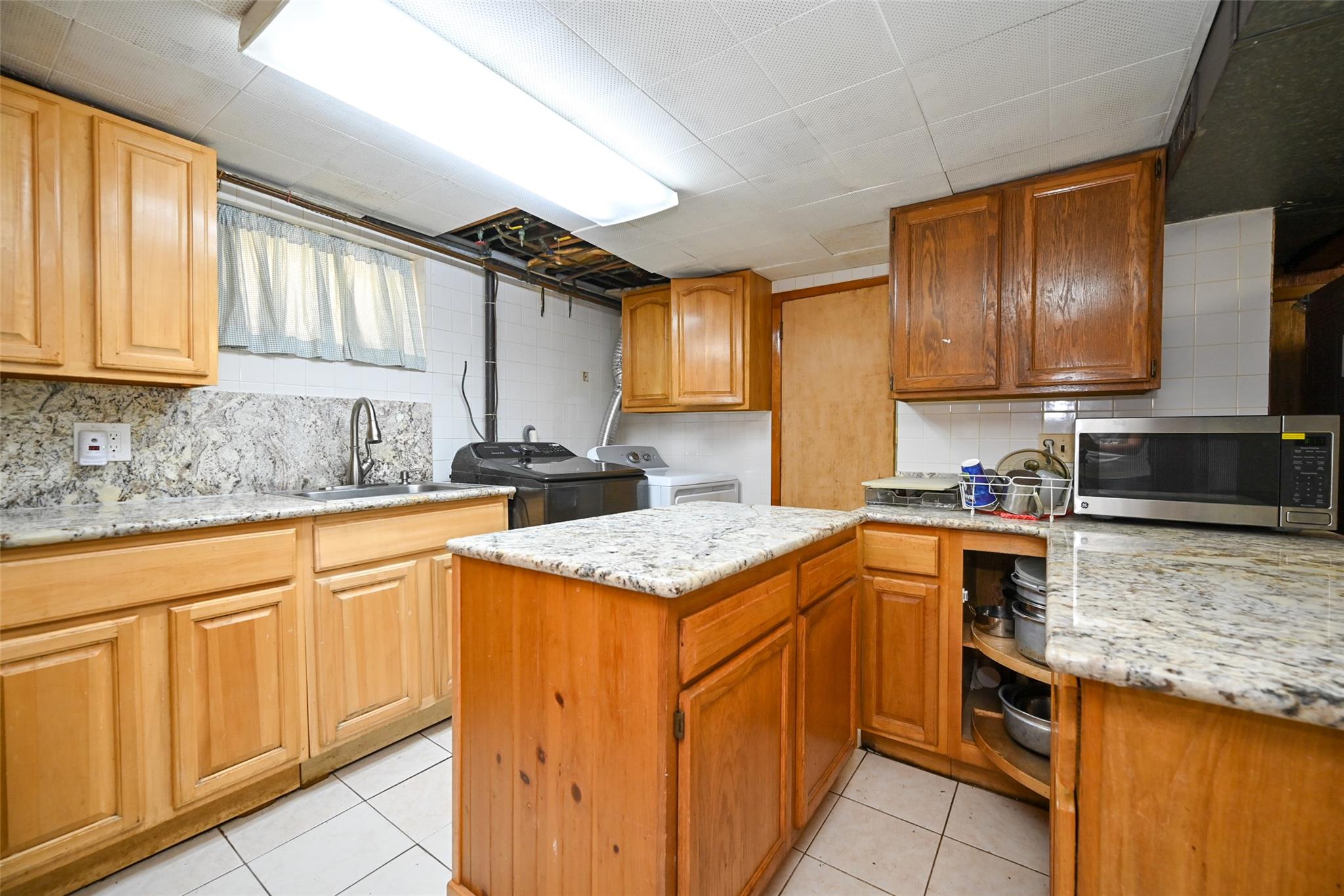 518 Terrace Boulevard, New Hyde Park, New York image 14