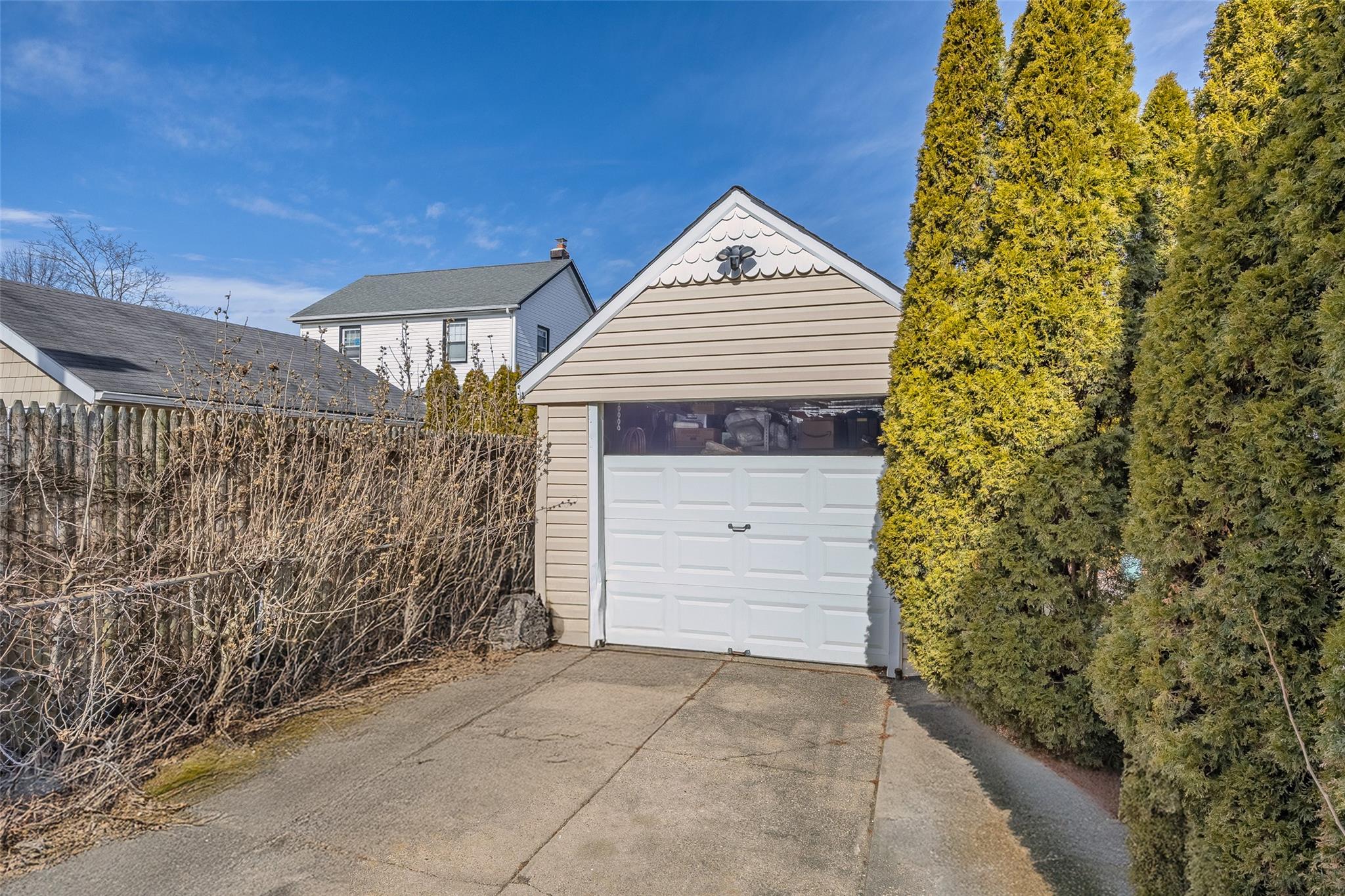 305 Bryant Avenue, Floral Park, New York image 5