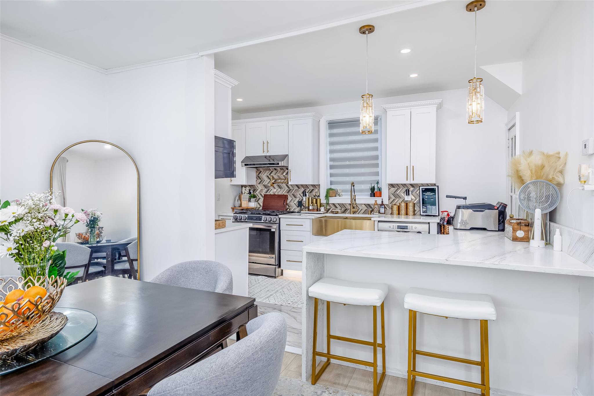305 Bryant Avenue, Floral Park, New York image 17