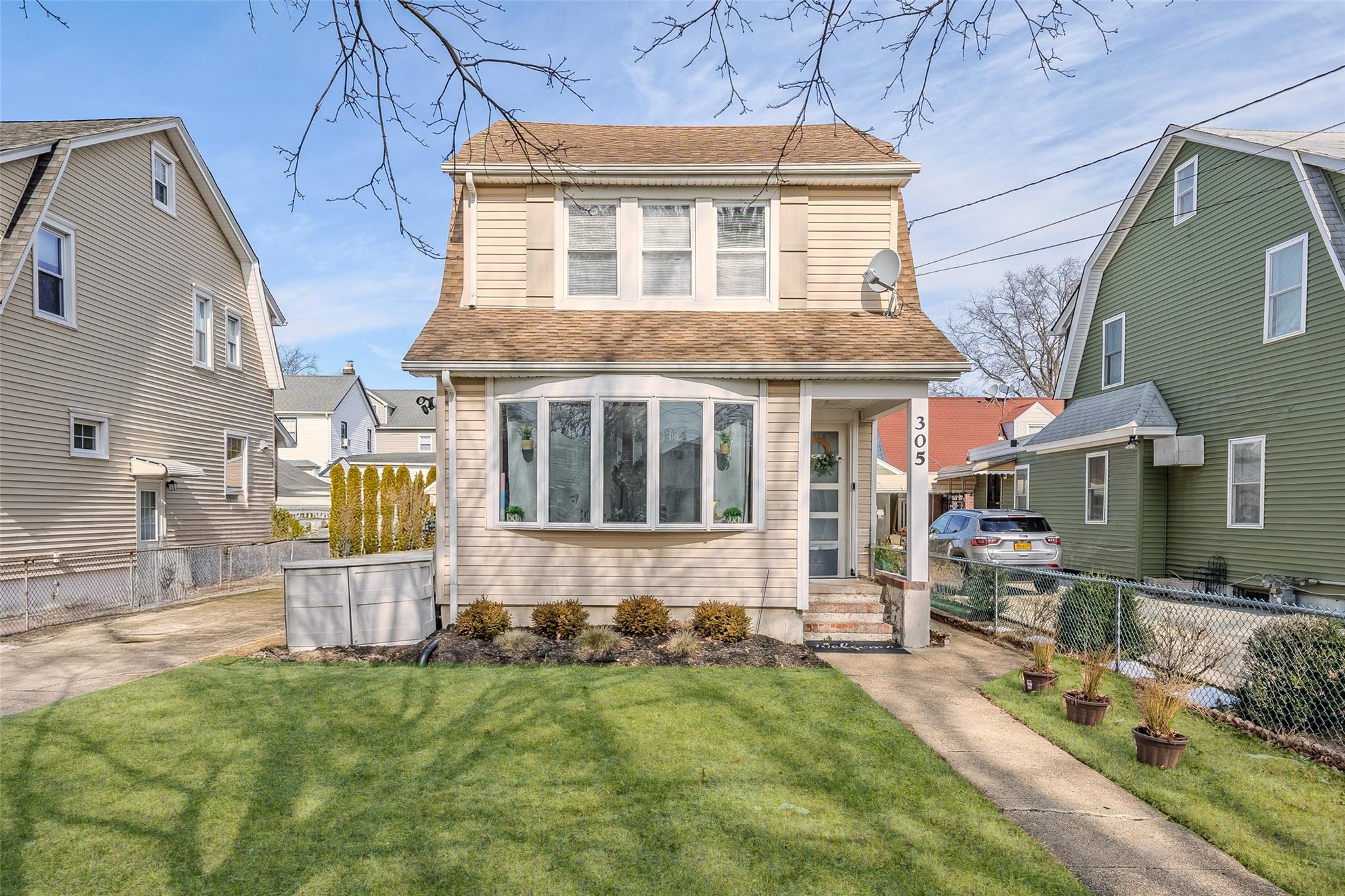 305 Bryant Avenue, Floral Park, New York image 2