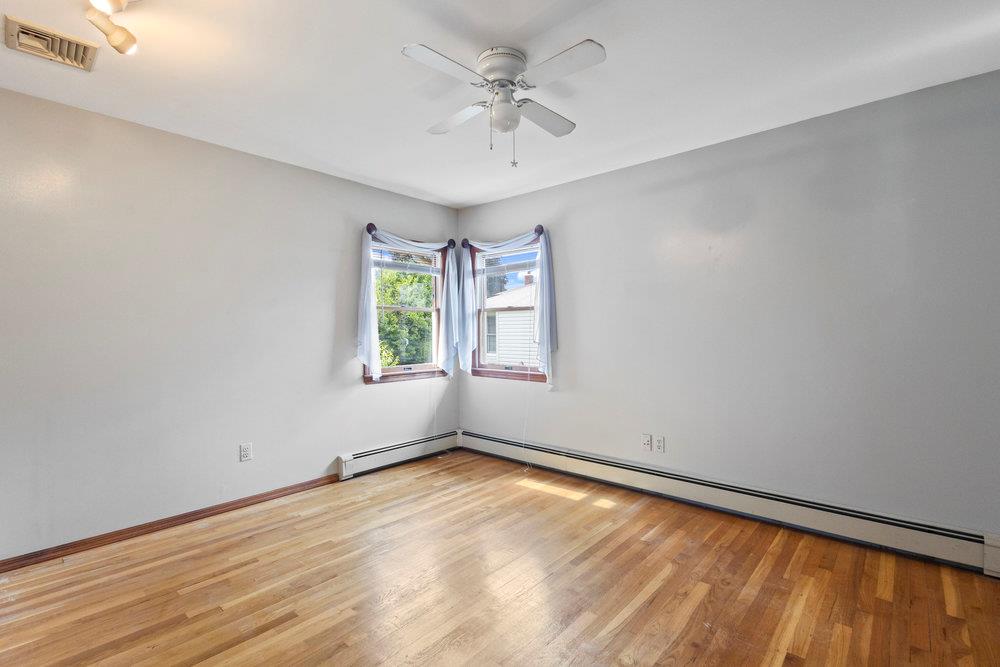 13 Irving Court, Hicksville, New York image 16