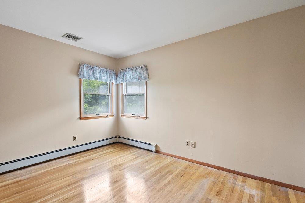 13 Irving Court, Hicksville, New York image 27