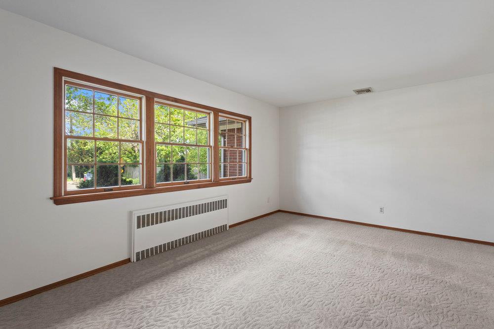 13 Irving Court, Hicksville, New York image 4