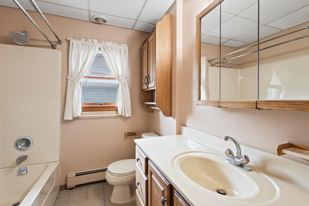 13 Irving Court, Hicksville, New York image 15