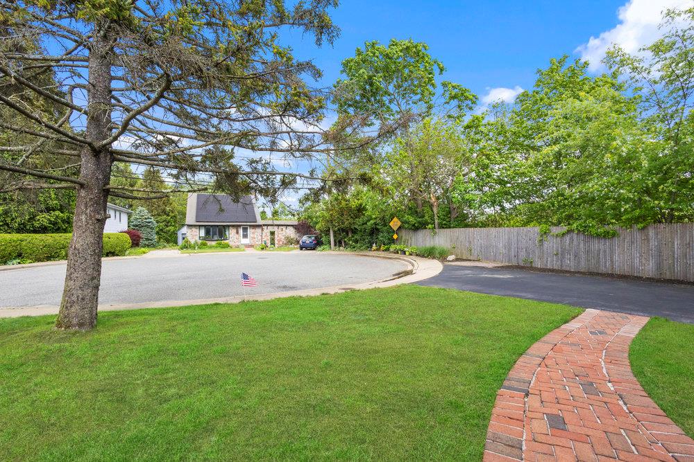 13 Irving Court, Hicksville, New York image 36