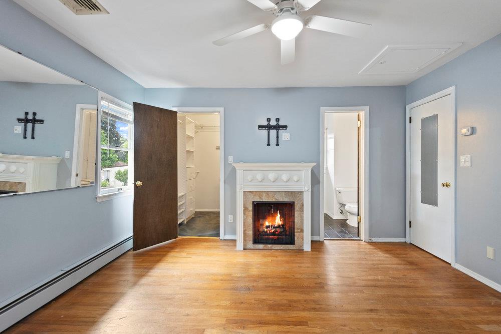 13 Irving Court, Hicksville, New York image 10