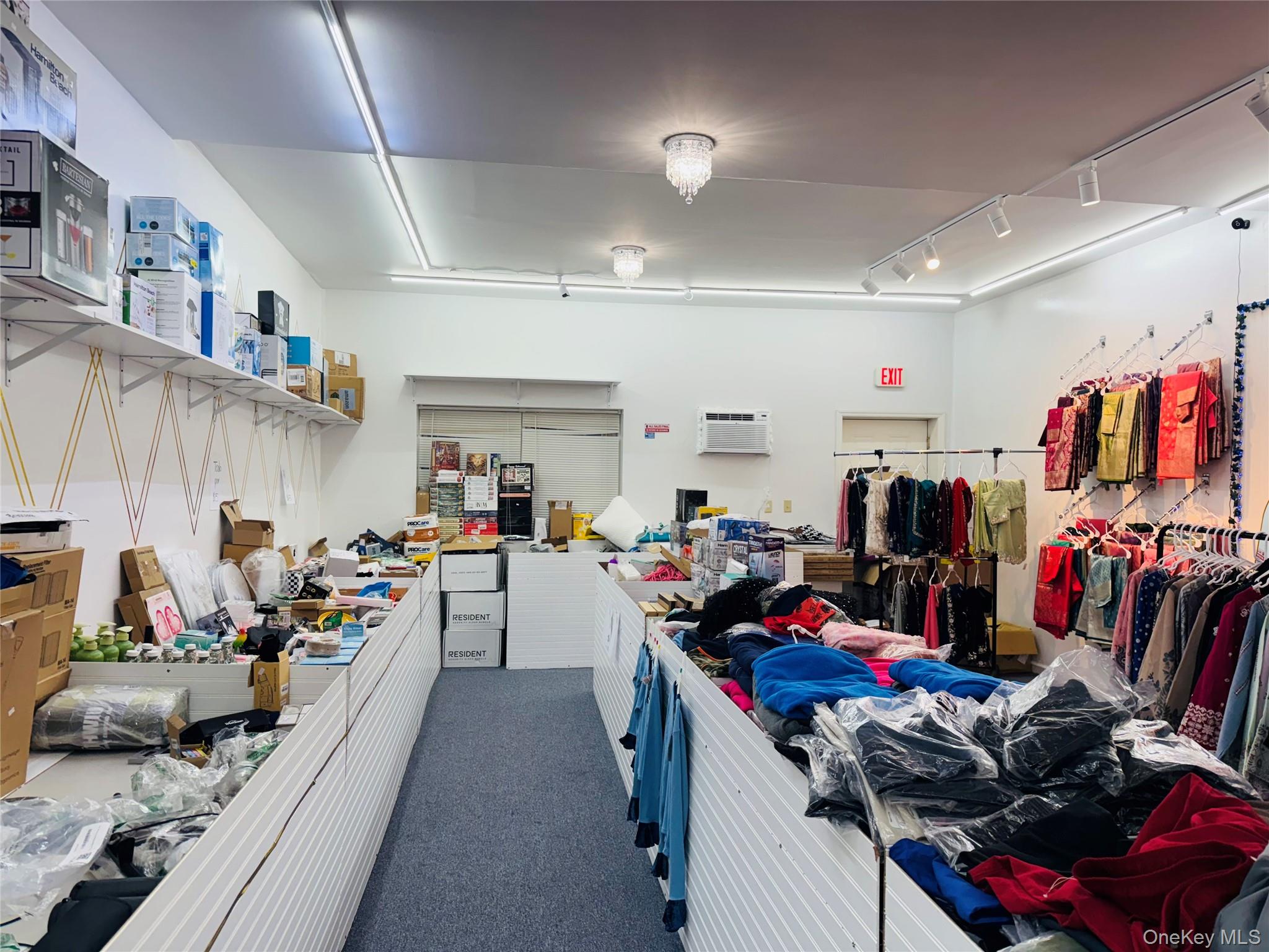 176-16 Jamaica Avenue Ground floor