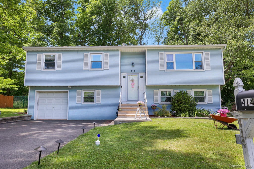 Photo of 414 Philo Street, New Windsor, NY 12553 (MLS # 1027390)