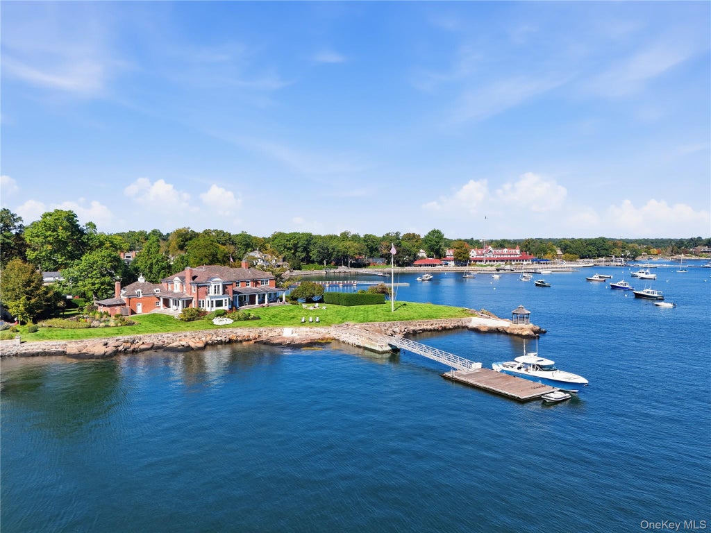Photo of 1 Bay Avenue, Larchmont, NY 10538 (MLS # 1056432)
