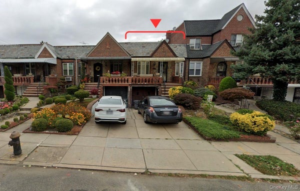 8307 77TH AVE, GLENDALE, NY 11385 - Image cf183eb74780467ca8f7febbb3b24c99/3991258174