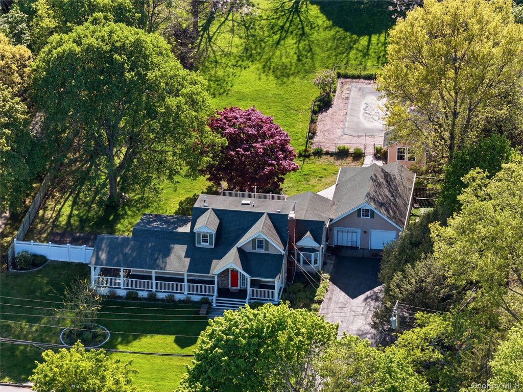 Photo of 137 Wells Road, Northport, NY 11768 (MLS # 1001633)