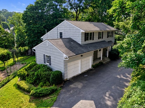 Photo of 49 E Ridge Lane, Mount Kisco, NY 10549 (MLS # 1024331)