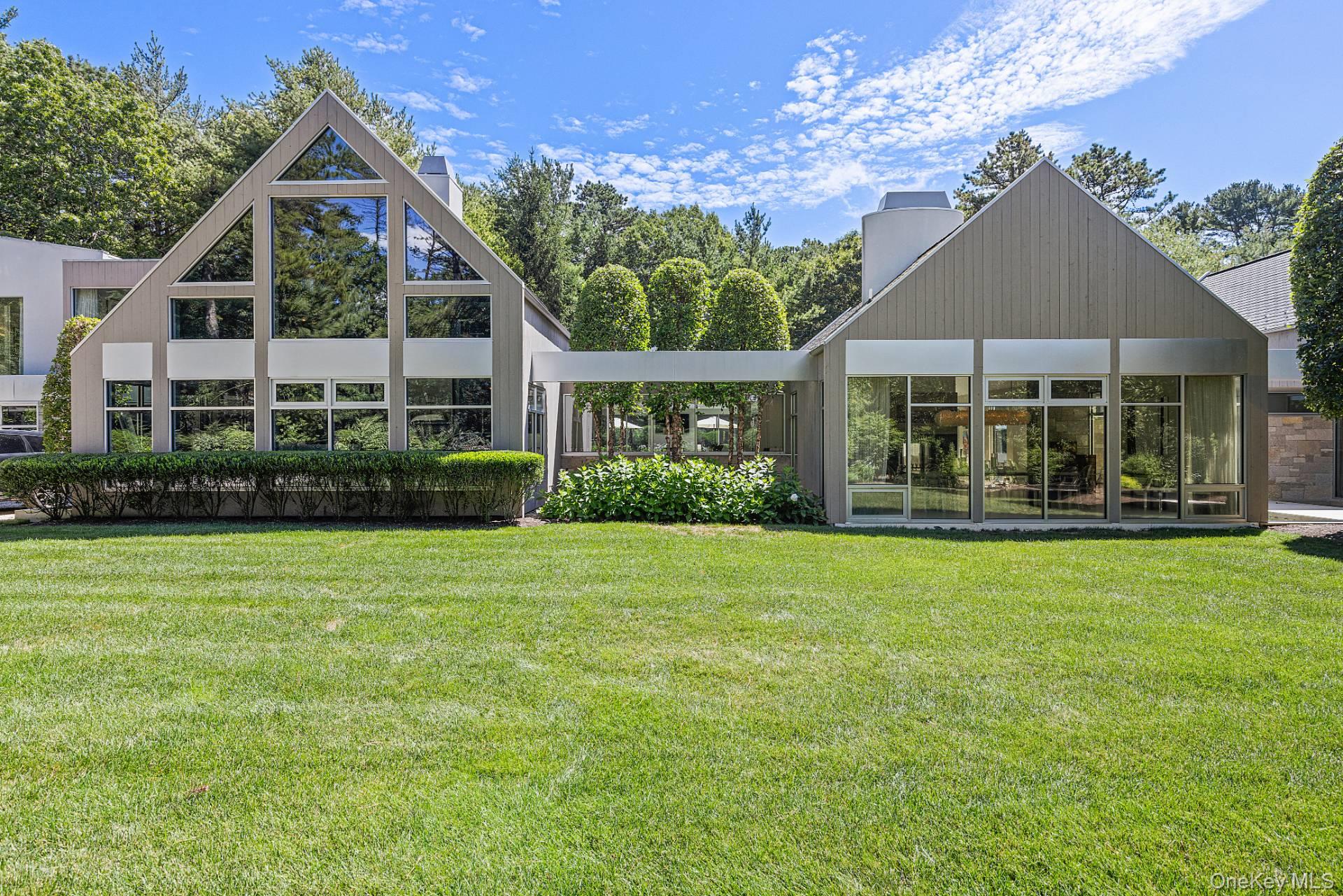 7 Rolling Wood Lane